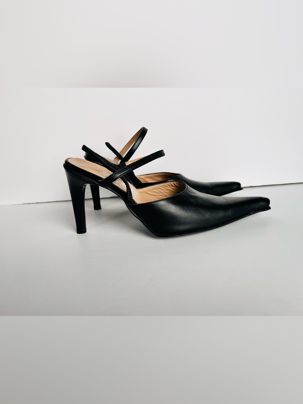 DORE Collection Italian Leather Slingback Heels Womens 37 NWOT Black Pointed toe